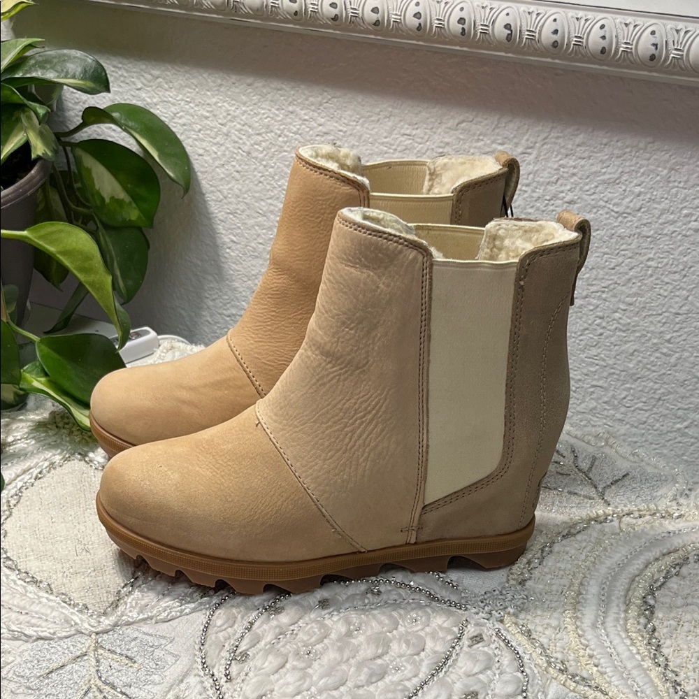 NWT Sorel ARCTIC™ WEDGE II CHELSEA LUX BOOT​ (Size 7) - Picture 8 of 16